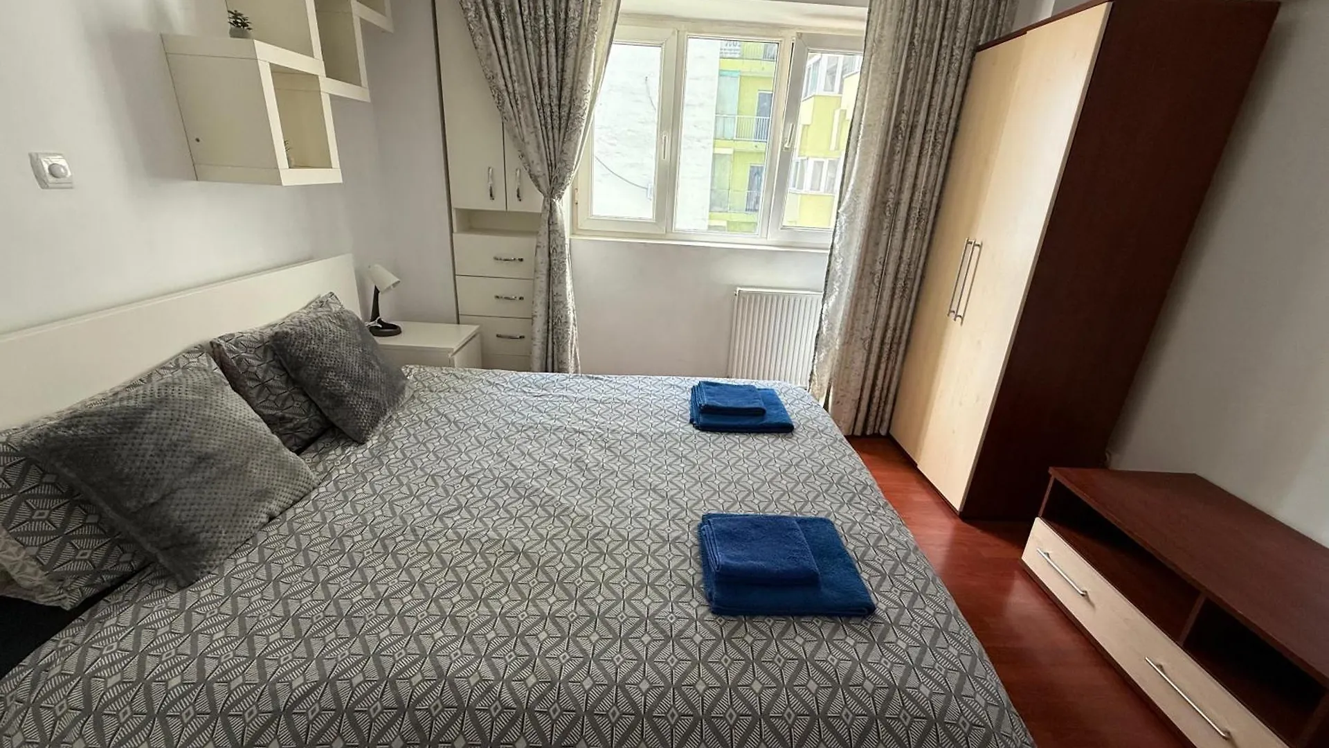 Mega Mall National Arena Apartament Boekarest Roemenië
